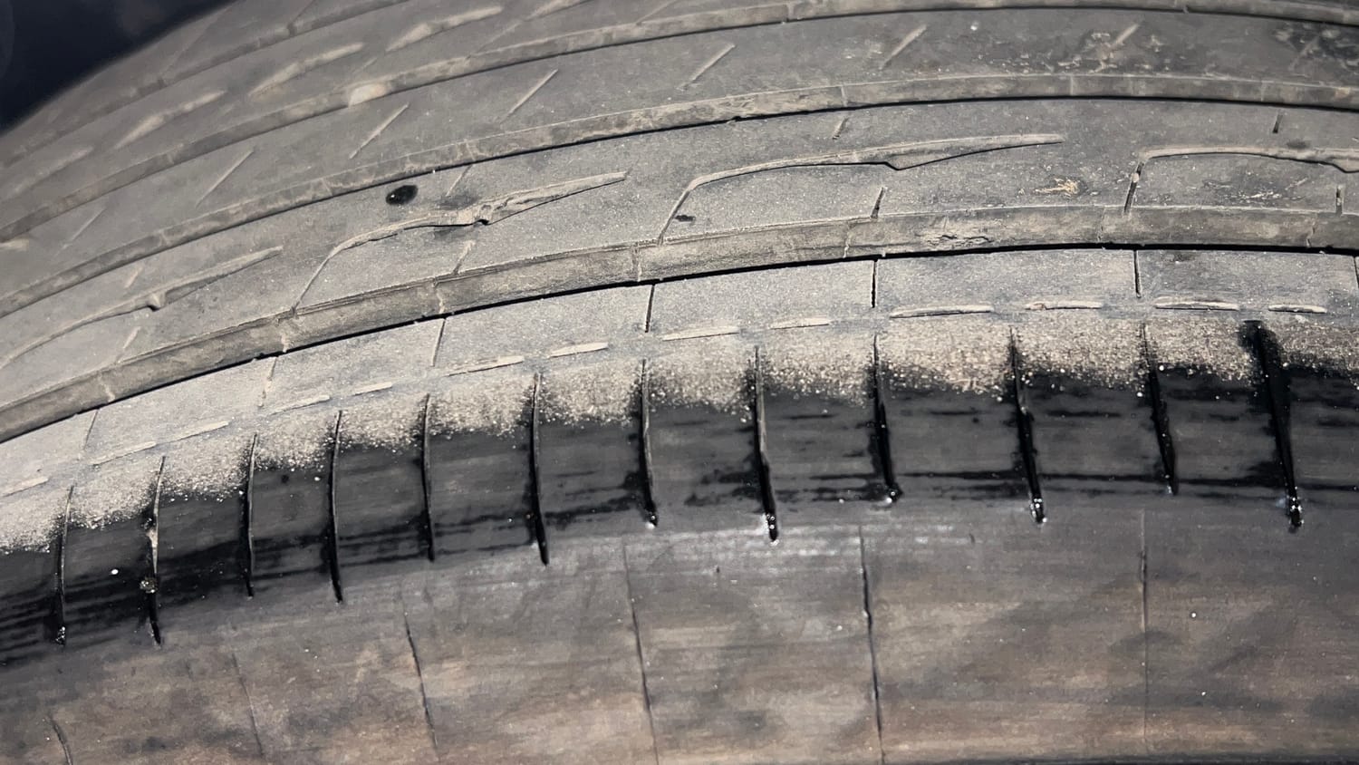 Used 2019 Maruti Suzuki Swift ZXi Plus Petrol Manual tyres RIGHT REAR TYRE TREAD VIEW