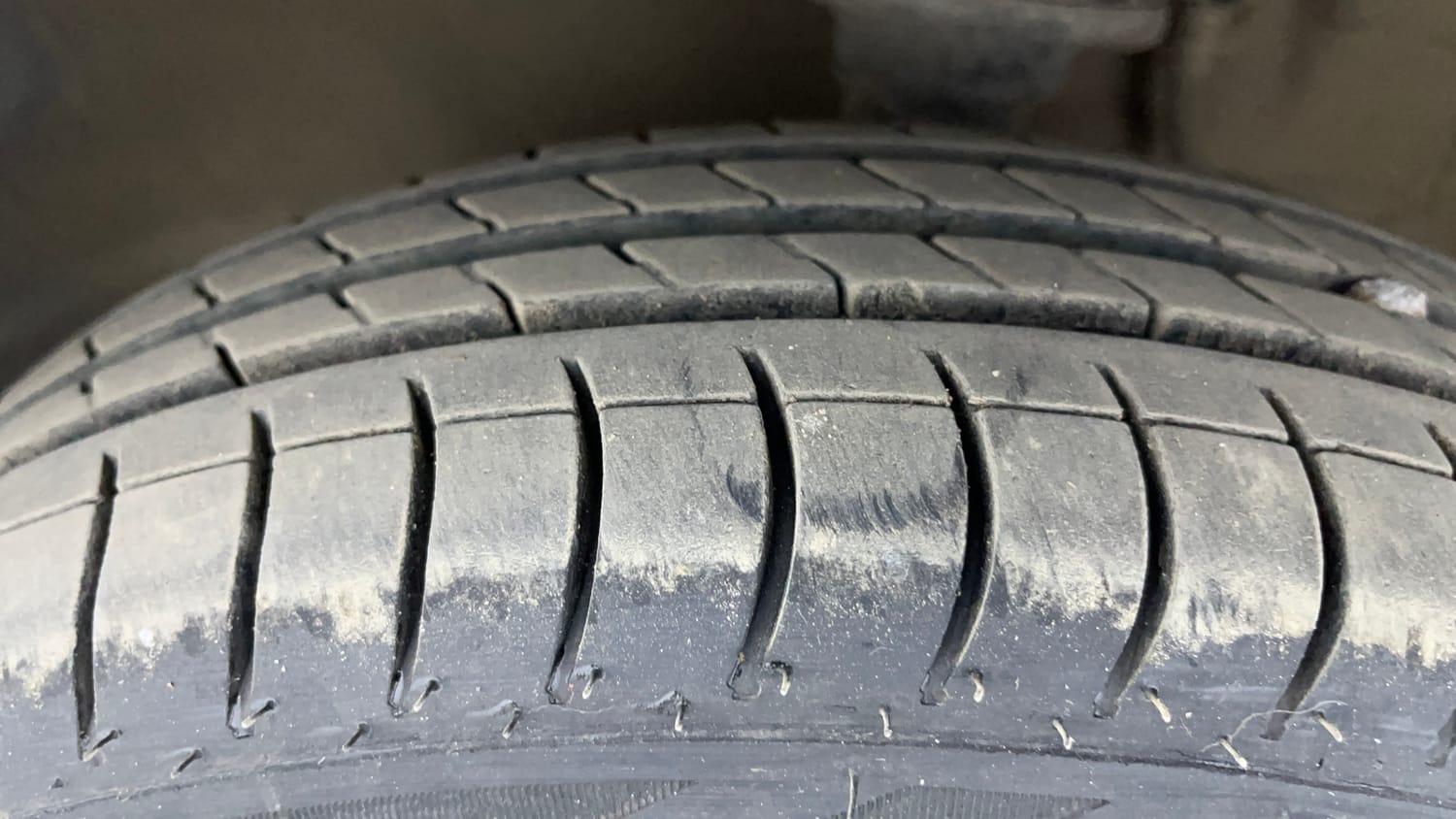 Used 2018 Maruti Suzuki Alto 800 LXi (O) Petrol Manual tyres LEFT FRONT TYRE TREAD VIEW