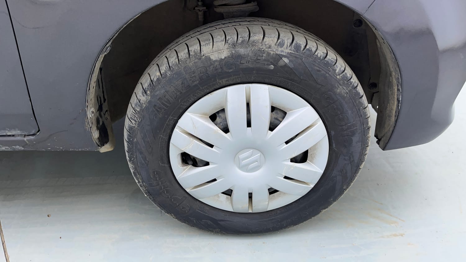 Used 2018 Maruti Suzuki Alto 800 LXi (O) Petrol Manual tyres RIGHT FRONT TYRE RIM VIEW