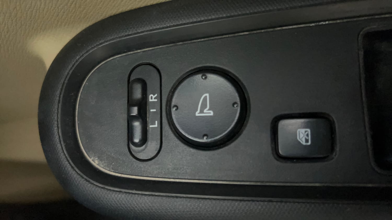 Used 2017 Honda Brio S MT Petrol Manual top_features Adjustable ORVM