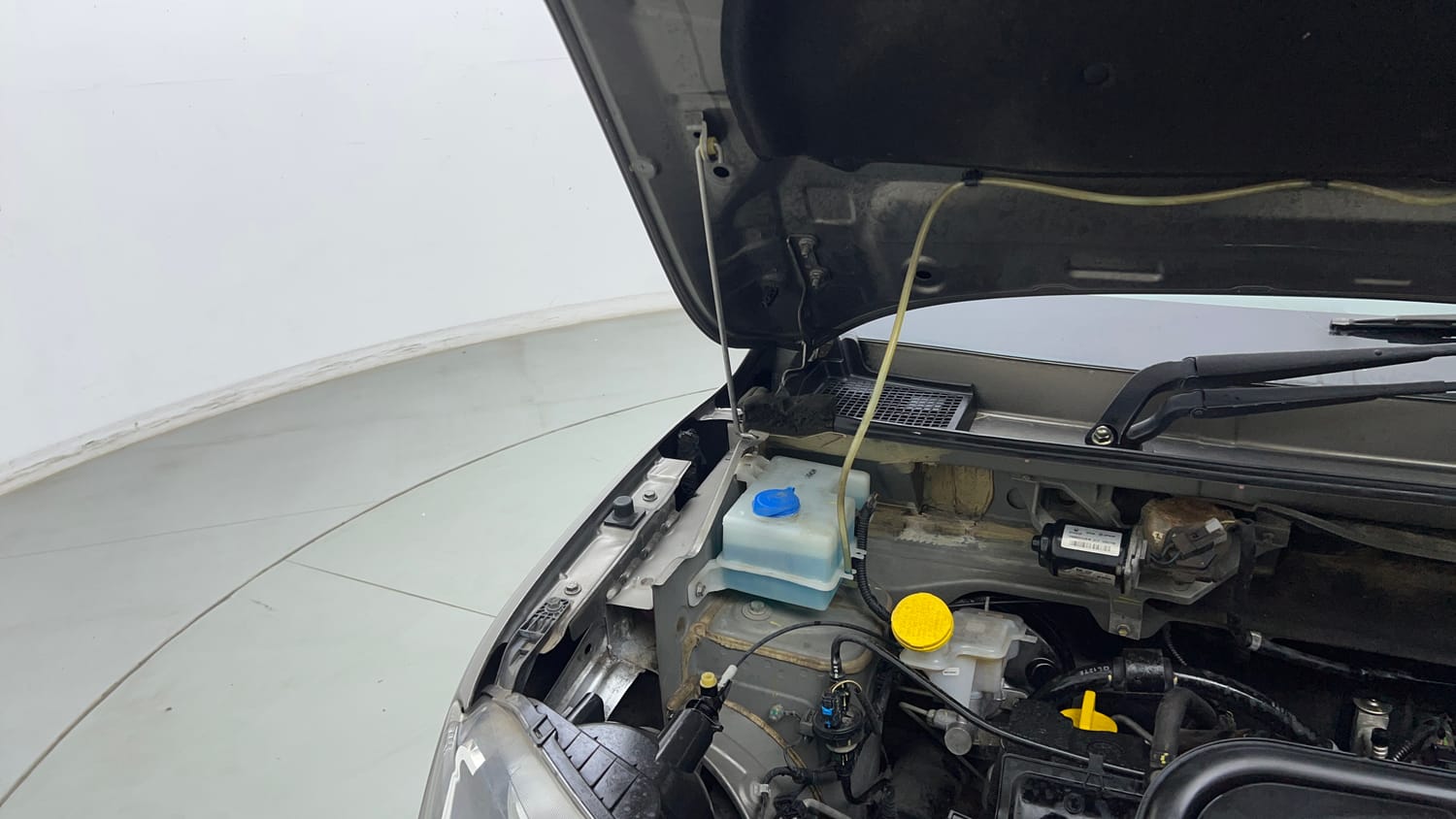 Used 2020 Renault Kwid CLIMBER 1.0 AMT Petrol Automatic engine ENGINE RIGHT SIDE HINGE & APRON VIEW