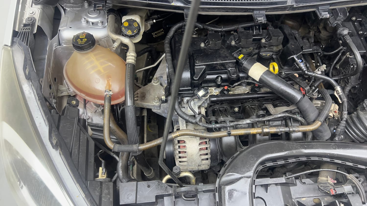 Used 2020 Ford Freestyle Titanium Plus 1.2 Ti-VCT Petrol Manual engine ENGINE RIGHT SIDE VIEW