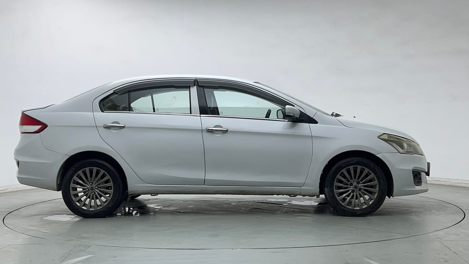 Used 2016 Maruti Suzuki Ciaz ZXI+ AT Petrol Automatic exterior RIGHT SIDE VIEW