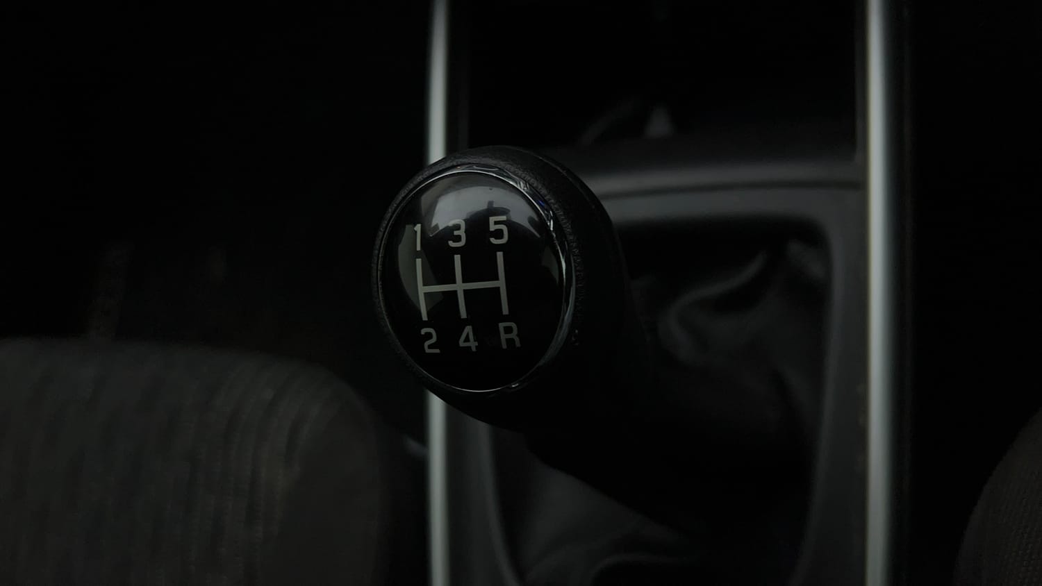 Used 2018 Maruti Suzuki Baleno Zeta 1.2 Petrol Manual interior GEAR  KNOB VIEW