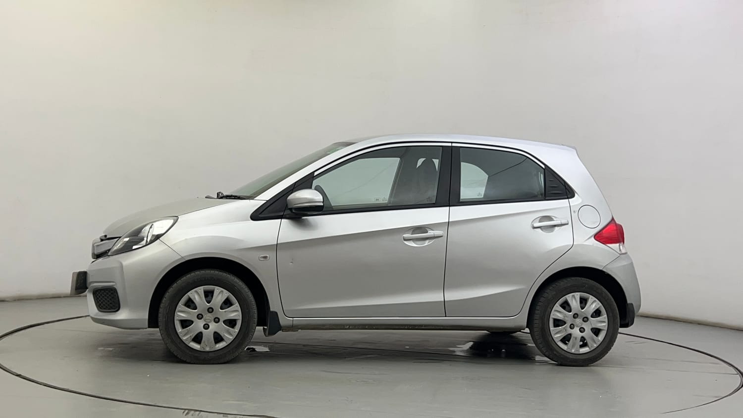 Used 2017 Honda Brio S MT Petrol Manual exterior LEFT SIDE VIEW
