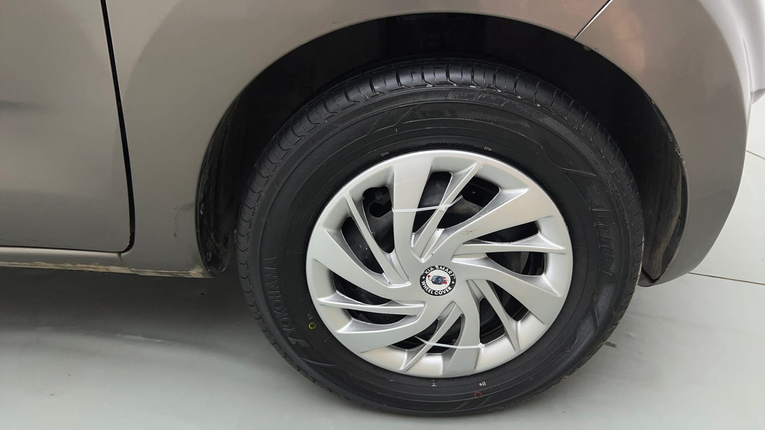 Used 2017 Datsun Redi-GO T (O) Petrol Manual tyres RIGHT FRONT TYRE RIM VIEW