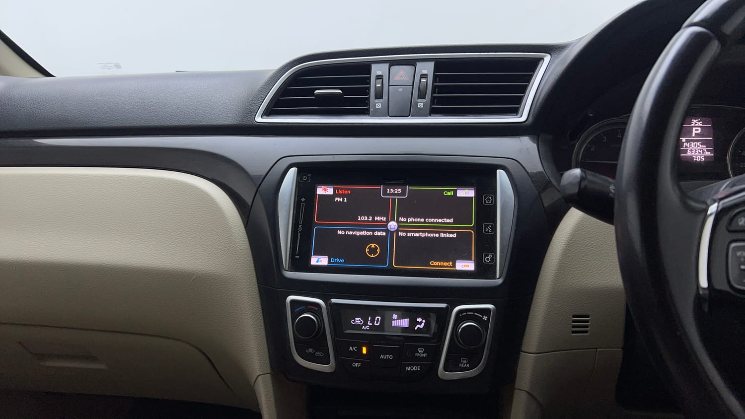 Used 2016 Maruti Suzuki Ciaz ZXI+ AT Petrol Automatic top_features Touch screen infotainment system