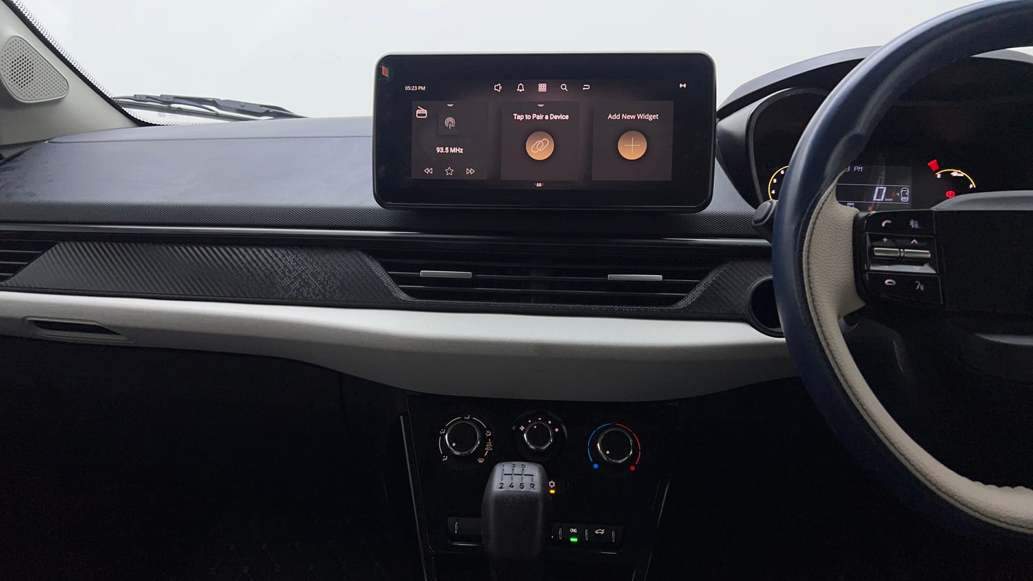 Used 2025 Tata Nexon Pure Plus (S) 1.2 iCNG 6MT Cng Manual interior MUSIC SYSTEM & AC CONTROL VIEW