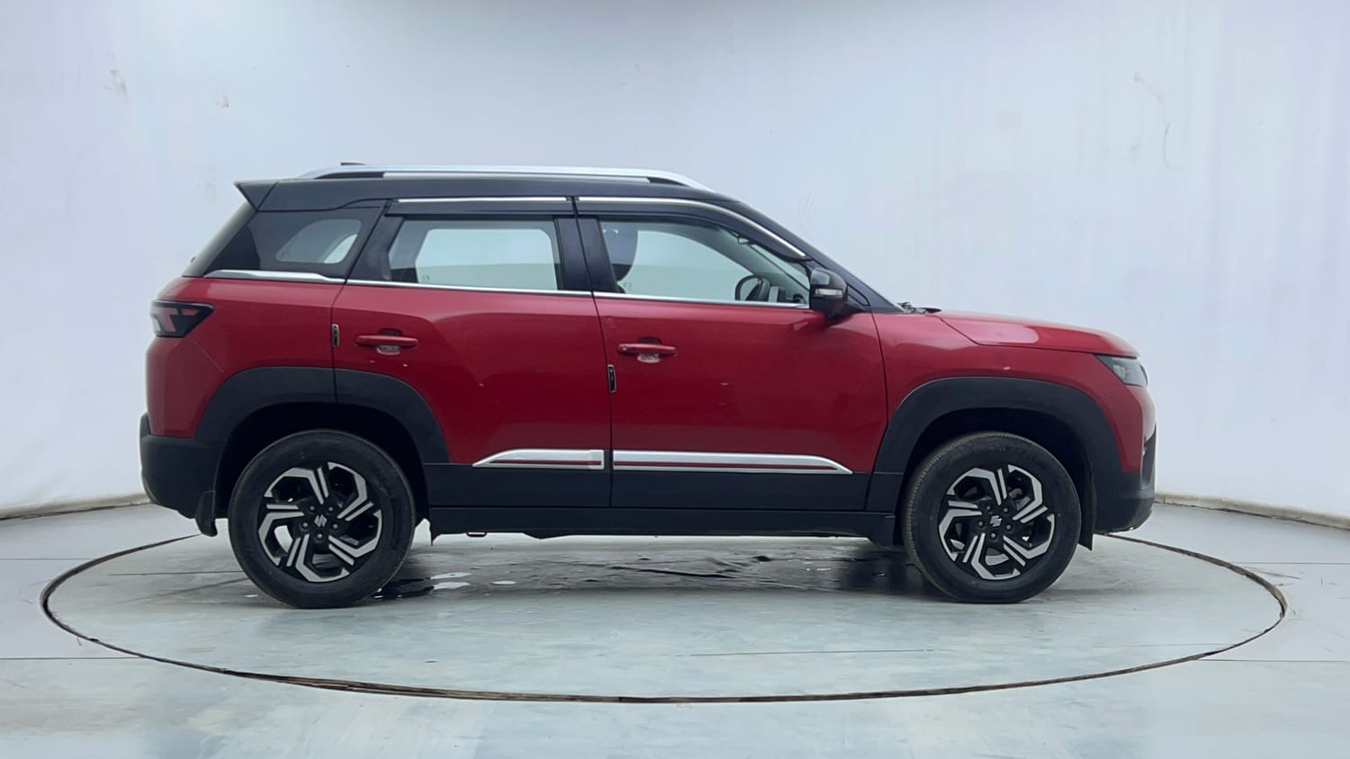Used 2024 Maruti Suzuki Brezza Zxi Plus Dual Tone Petrol Manual exterior RIGHT SIDE VIEW
