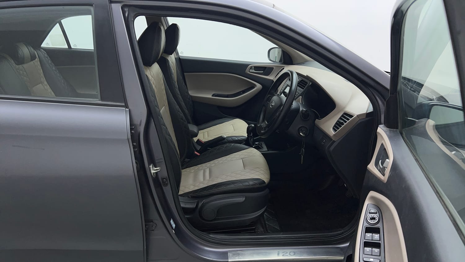 Used 2017 Hyundai Elite i20 Asta 1.2 Petrol Manual interior RIGHT SIDE FRONT DOOR CABIN VIEW