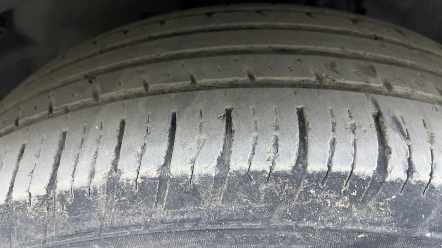 Used 2021 Tata Harrier XZA Plus Dark Edition Diesel Automatic tyres LEFT FRONT TYRE TREAD VIEW