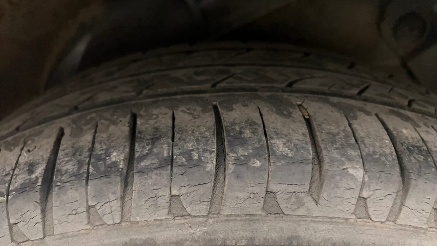 Used 2016 Hyundai Verna 1.6 VTVT SX Petrol Manual tyres LEFT REAR TYRE TREAD VIEW