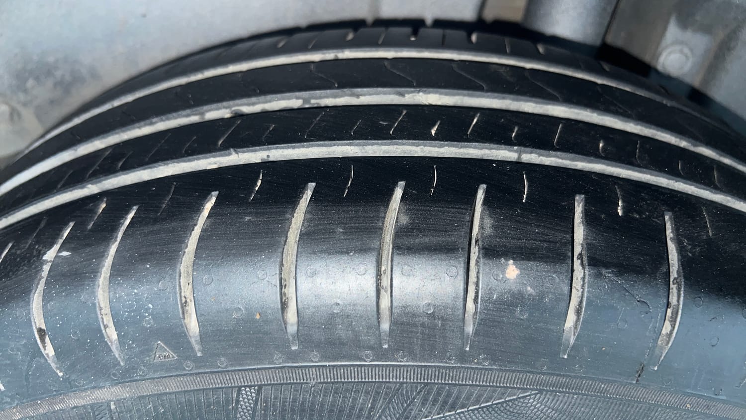 Used 2017 Maruti Suzuki Swift Lxi (O) Petrol Manual tyres LEFT REAR TYRE TREAD VIEW