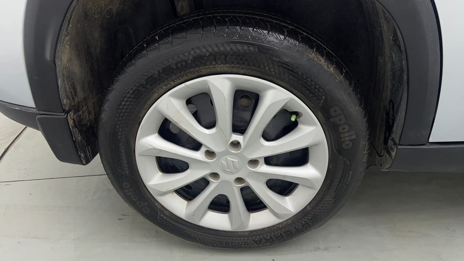 Used 2024 Maruti Suzuki Grand Vitara Delta Smart Hybrid Petrol Manual tyres RIGHT REAR TYRE RIM VIEW