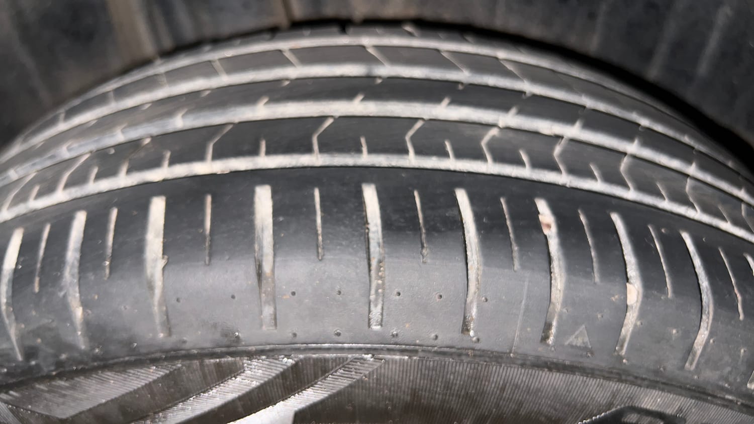 Used 2022 Maruti Suzuki Baleno Alpha MT Petrol Manual tyres RIGHT REAR TYRE TREAD VIEW