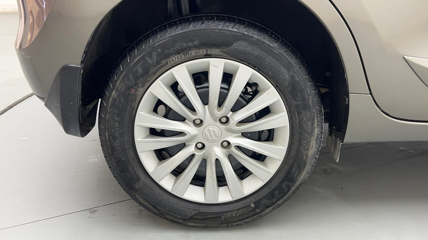 Used 2021 Maruti Suzuki Baleno Delta Petrol Manual tyres RIGHT REAR TYRE RIM VIEW