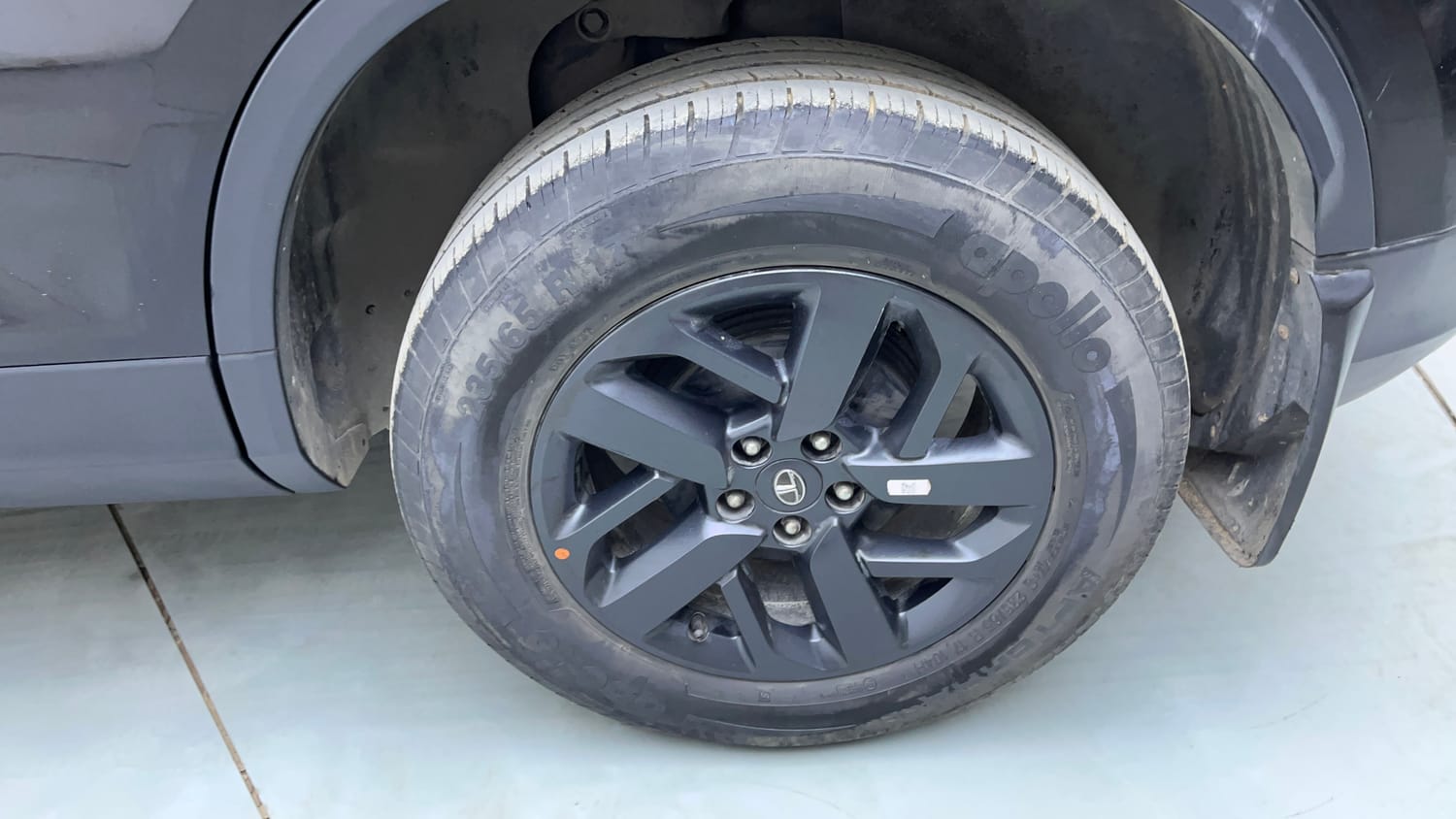 Used 2021 Tata Harrier XZA Plus Dark Edition Diesel Automatic tyres LEFT REAR TYRE RIM VIEW