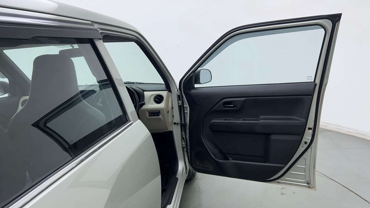 Used 2020 Maruti Suzuki Wagon R LXi 1.0 CNG Cng Manual interior RIGHT FRONT DOOR OPEN VIEW