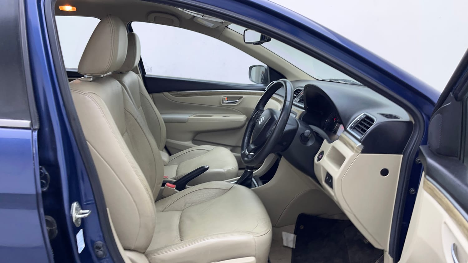 Used 2018 Maruti Suzuki Ciaz Alpha Hybrid 1.5 AT Petrol Automatic interior RIGHT SIDE FRONT DOOR CABIN VIEW