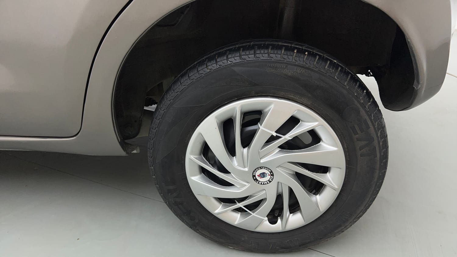 Used 2017 Datsun Redi-GO T (O) Petrol Manual tyres LEFT REAR TYRE RIM VIEW