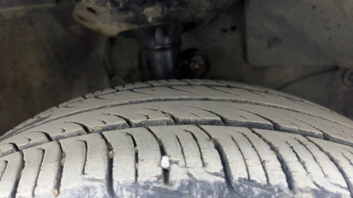 Used 2014 Honda Amaze 1.2 VX i-VTEC Petrol Manual tyres RIGHT FRONT TYRE TREAD VIEW