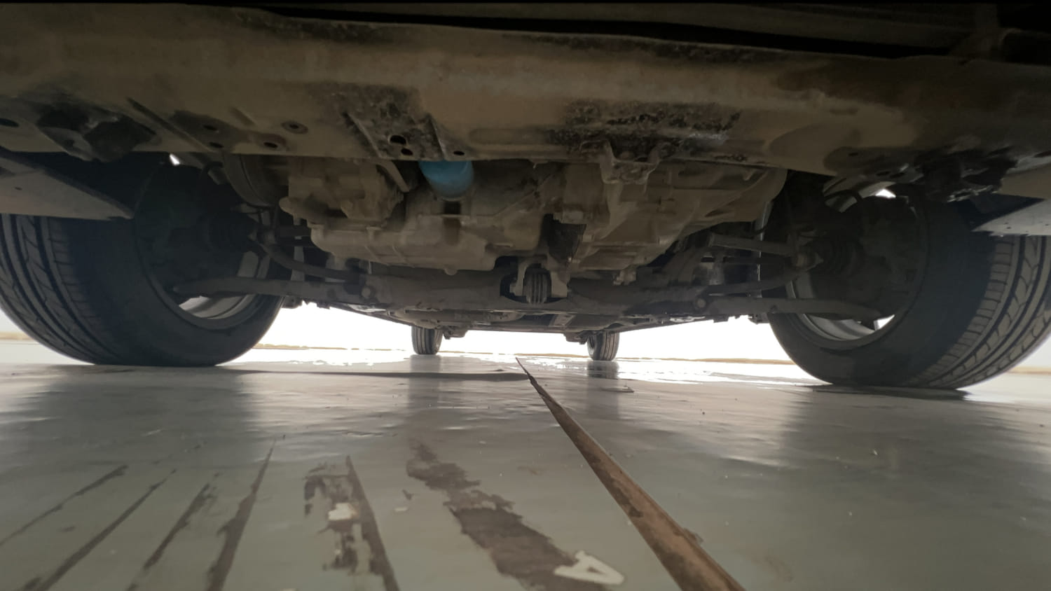 Used 2014 Honda City SV Petrol Manual extra FRONT LEFT UNDERBODY VIEW