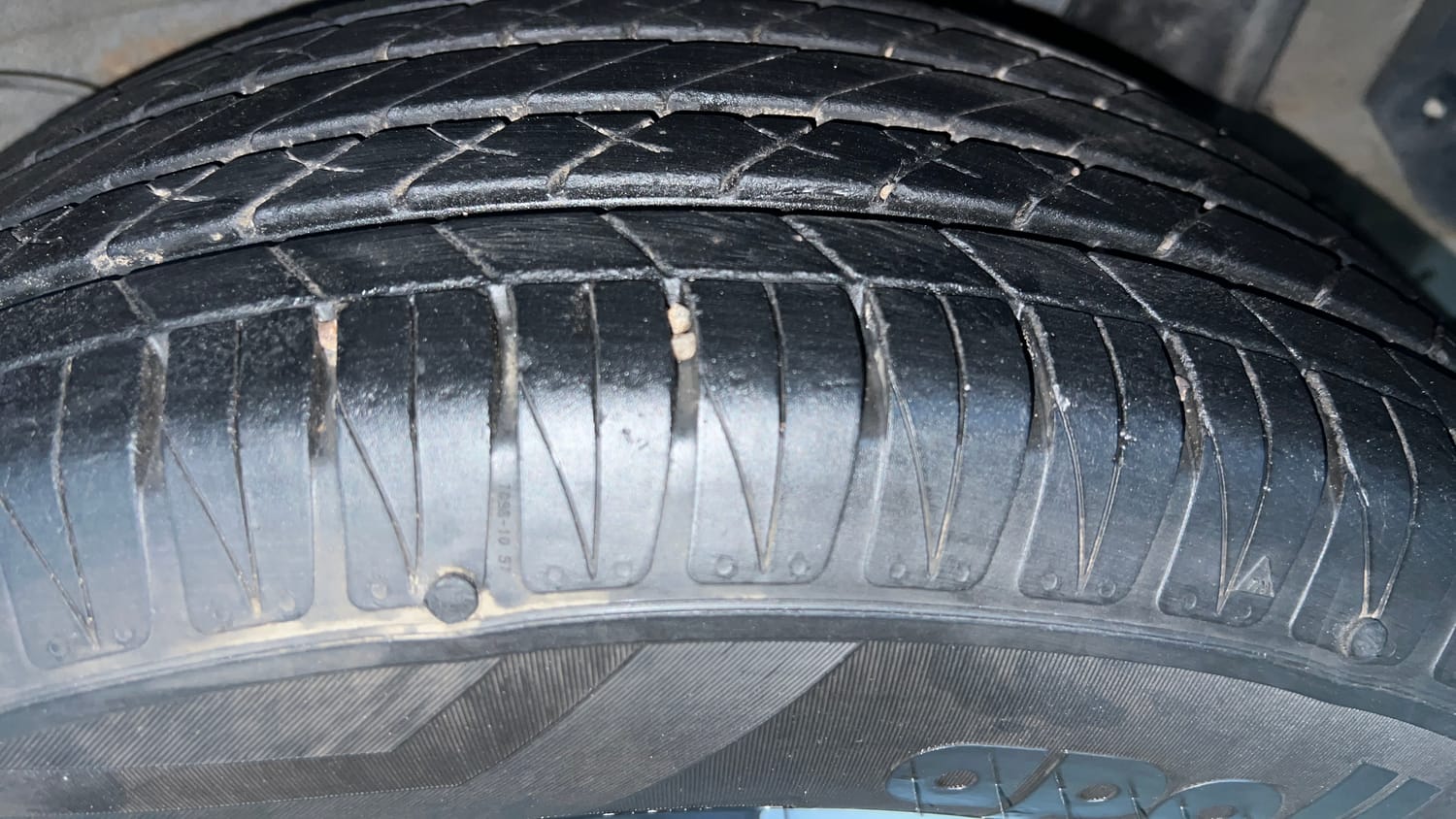 Used 2023 Kia Sonet HTX 1.0 Turbo Petrol DCT Petrol Automatic tyres LEFT REAR TYRE TREAD VIEW