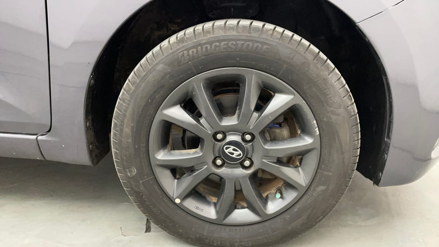 Used 2019 Hyundai Elite i20 Sportz Plus 1.2 CVT Petrol Automatic tyres RIGHT FRONT TYRE RIM VIEW
