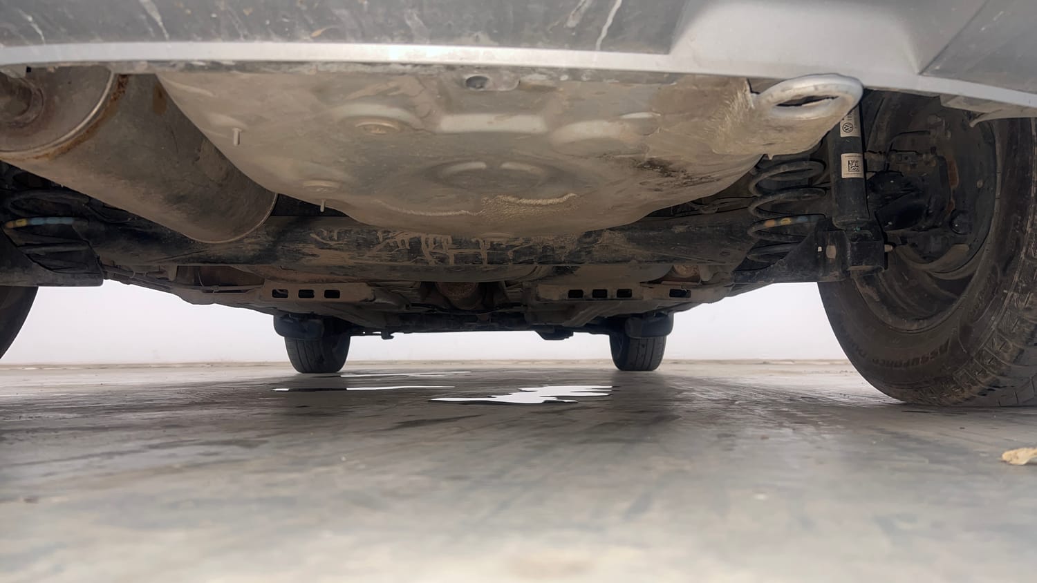 Used 2019 Volkswagen Ameo Trendline 1.0L (P) Petrol Manual extra REAR UNDERBODY VIEW (TAKEN FROM REAR)