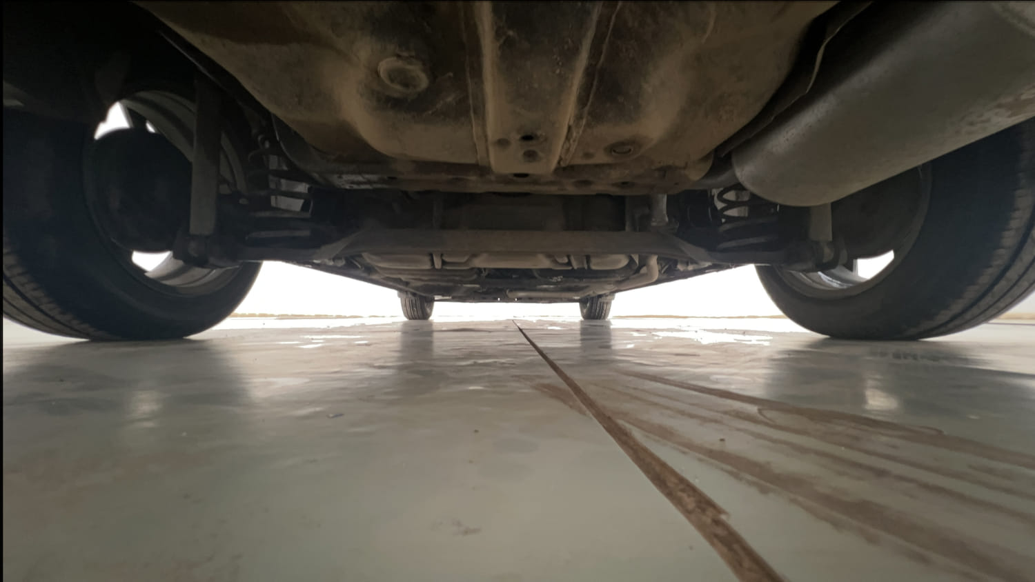 Used 2014 Honda City SV Petrol Manual extra REAR UNDERBODY VIEW (TAKEN FROM REAR)