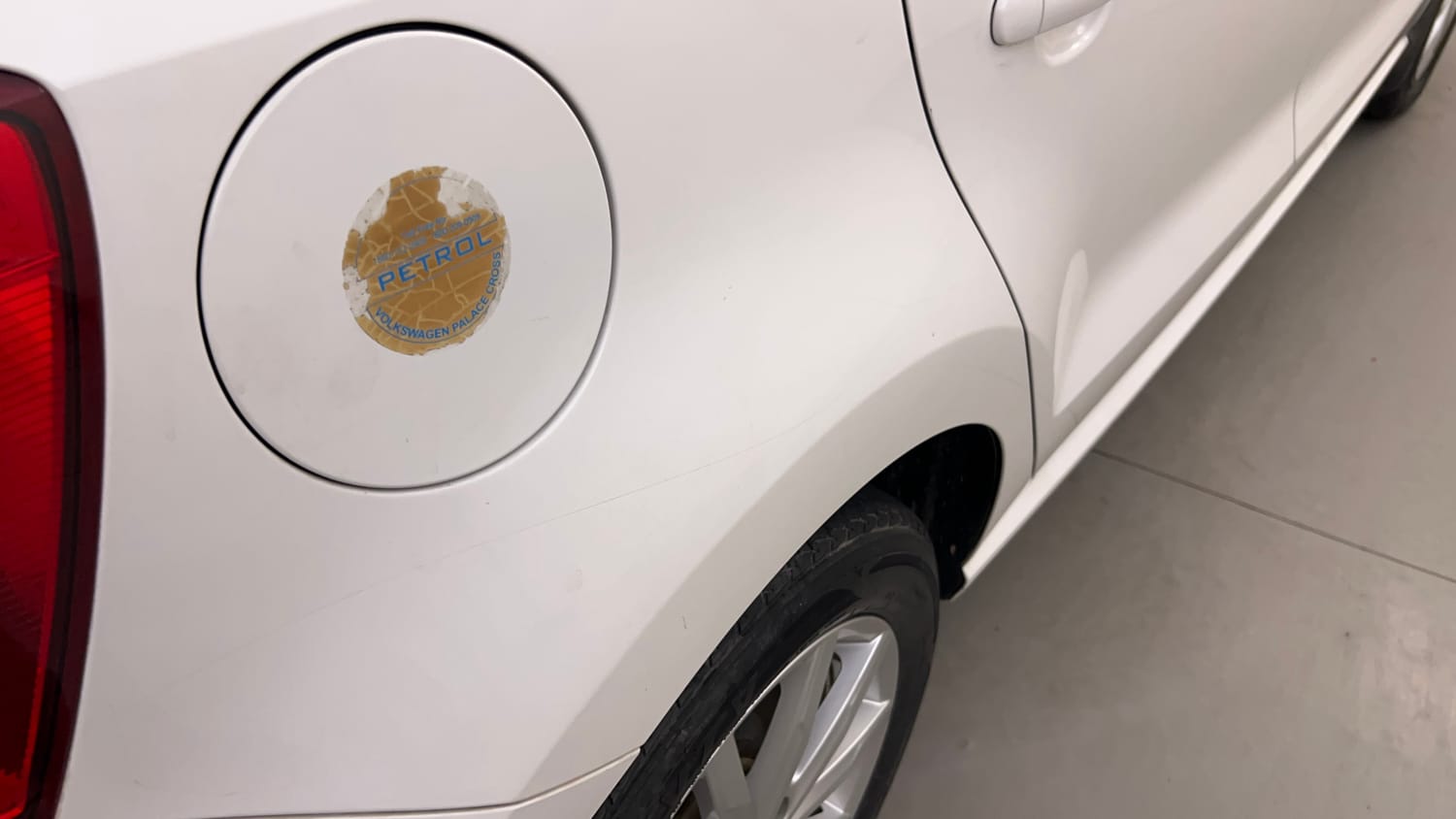 Used 2018 Volkswagen Polo Highline Plus 1.2( P)16 Alloy Petrol Manual dents MINOR SCRATCH