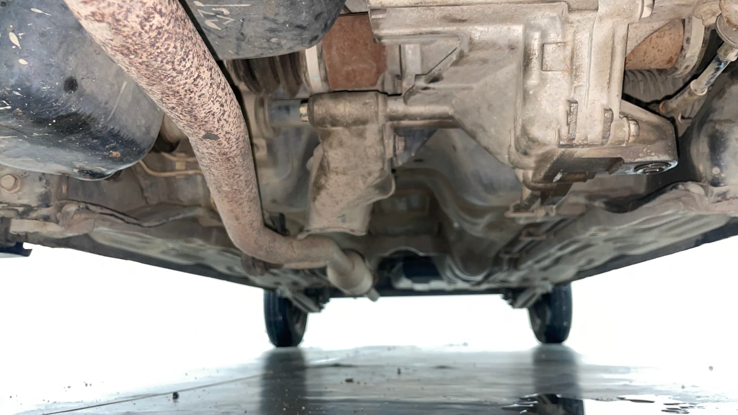 Used 2016 Maruti Suzuki Alto 800 Lxi Petrol Manual extra FRONT LEFT UNDERBODY VIEW