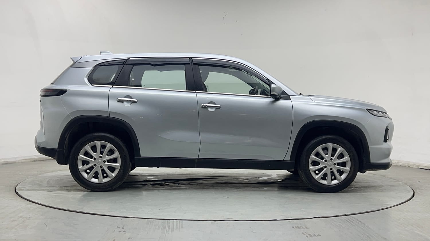 Used 2024 Maruti Suzuki Grand Vitara Delta Smart Hybrid Petrol Manual exterior RIGHT SIDE VIEW