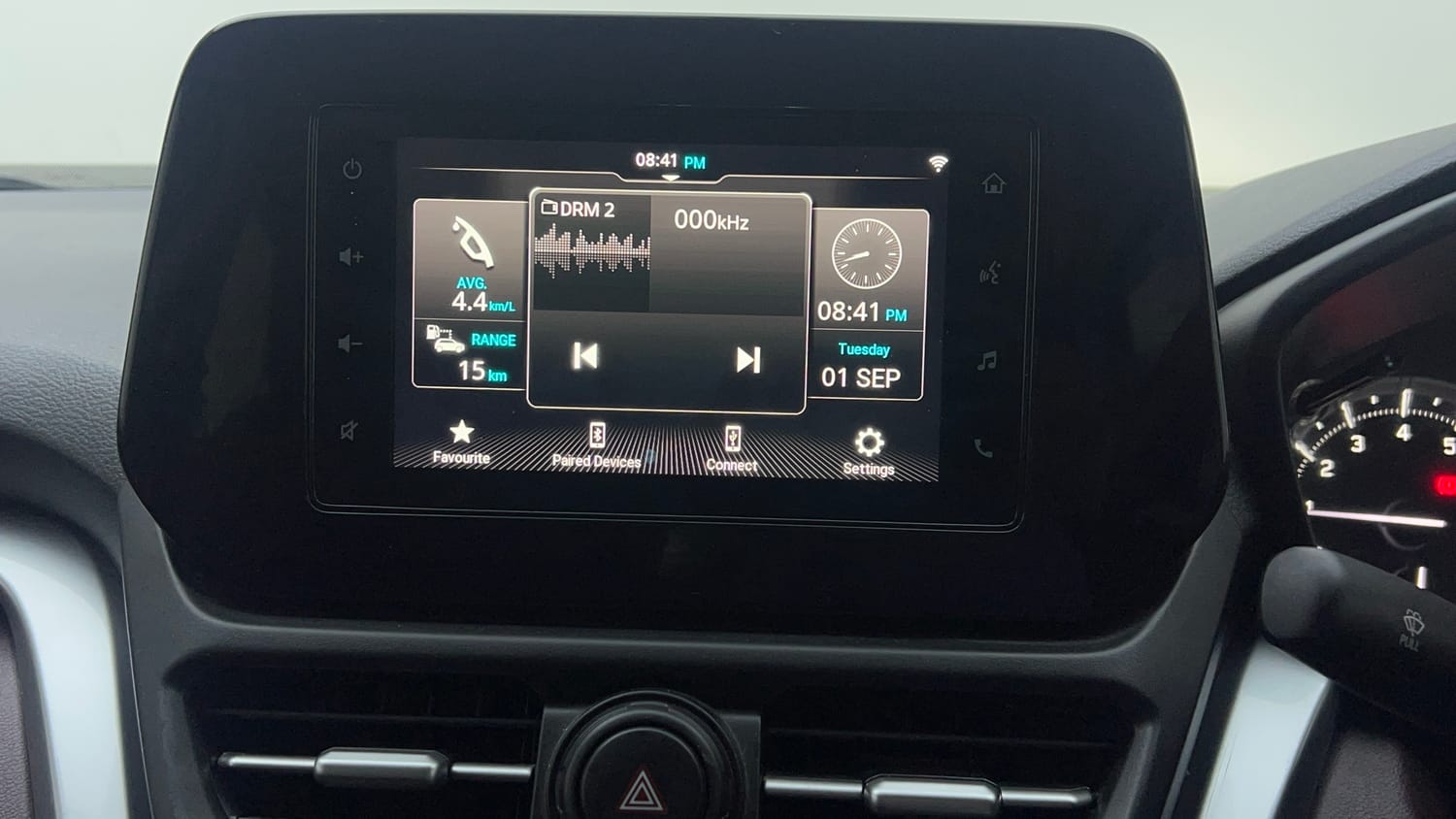 Used 2024 Maruti Suzuki Grand Vitara Delta Smart Hybrid Petrol Manual top_features Integrated (in-dash) music system