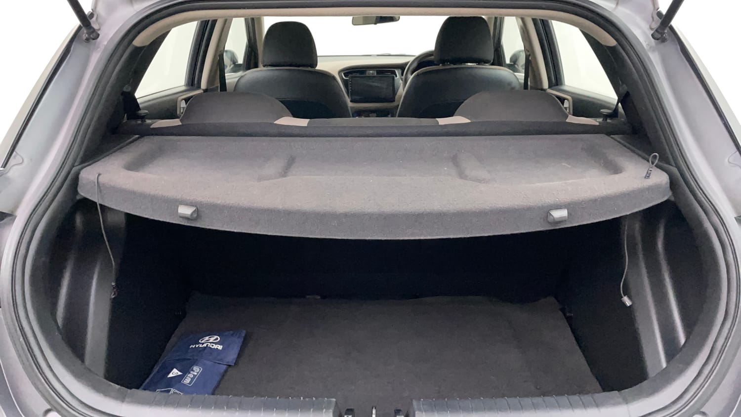 Used 2019 Hyundai Elite i20 Sportz Plus 1.2 CVT Petrol Automatic interior DICKY INSIDE VIEW