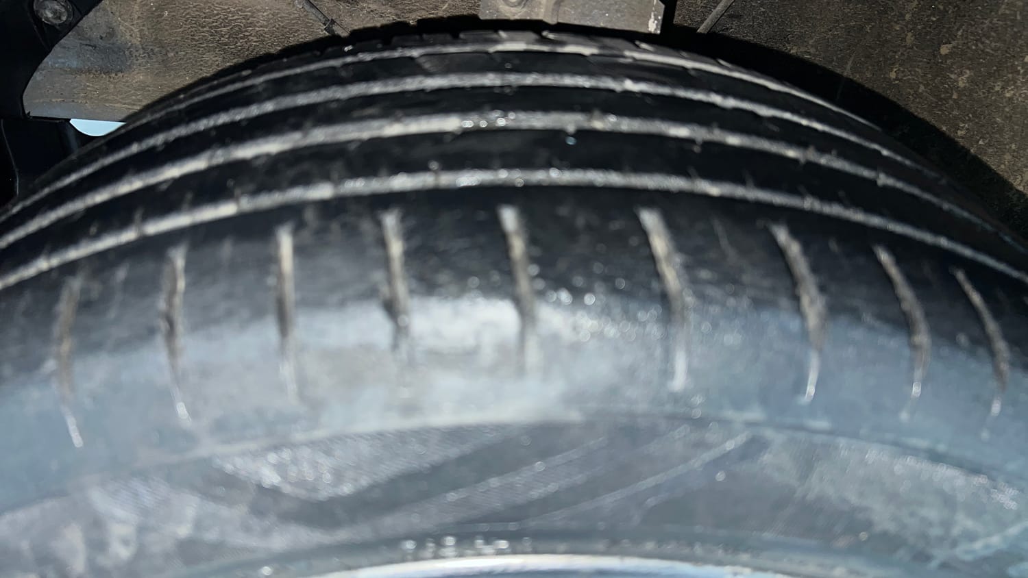Used 2018 Maruti Suzuki Baleno Zeta 1.2 Petrol Manual tyres LEFT FRONT TYRE TREAD VIEW