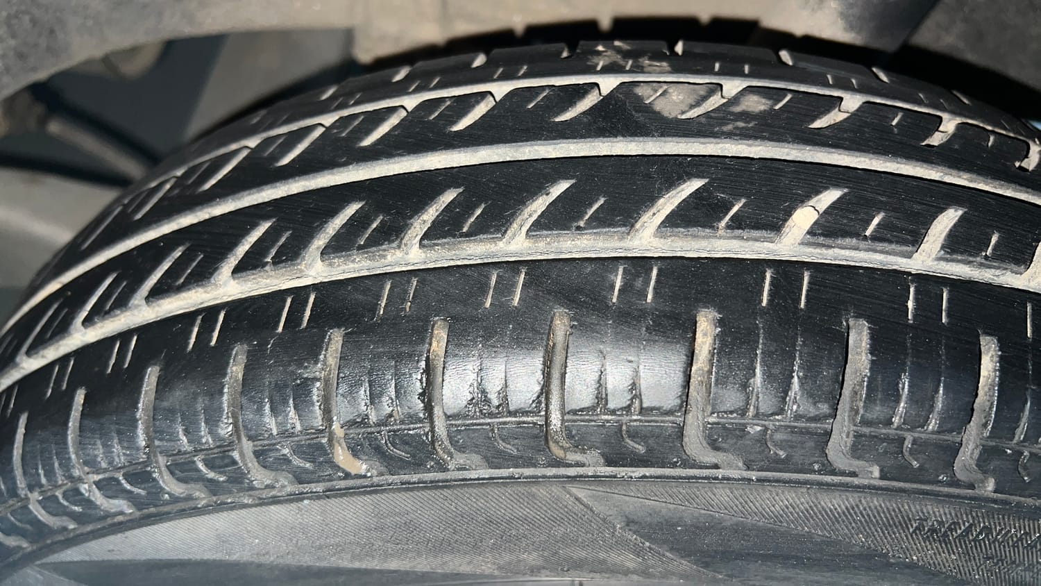 Used 2017 Datsun Redi-GO T (O) Petrol Manual tyres LEFT REAR TYRE TREAD VIEW