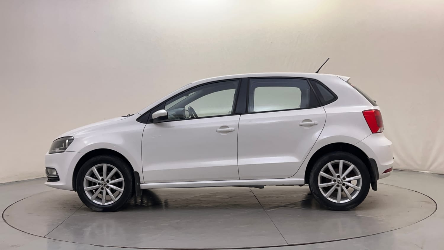Used 2018 Volkswagen Polo Highline Plus 1.2( P)16 Alloy Petrol Manual exterior LEFT SIDE VIEW