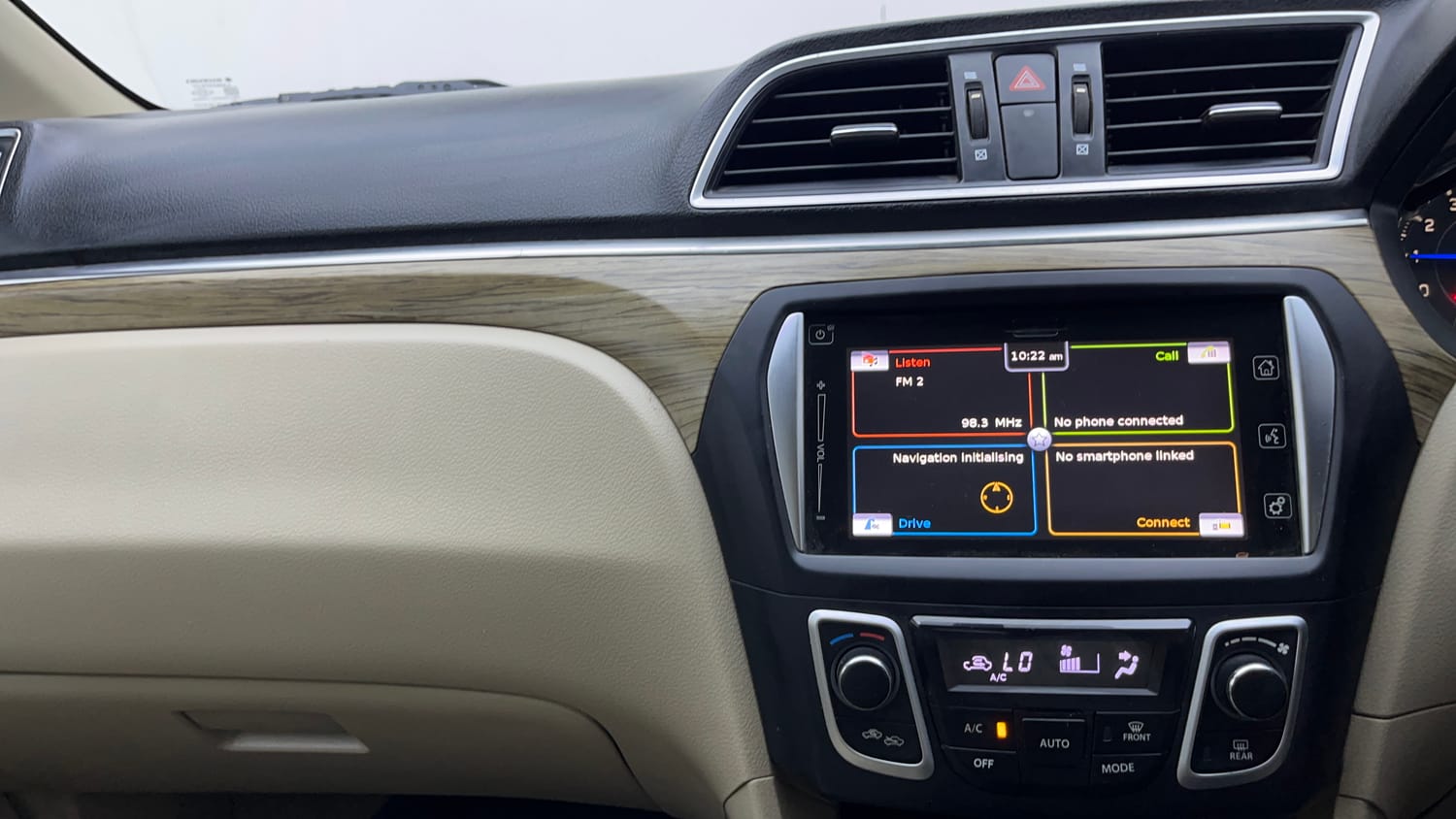 Used 2018 Maruti Suzuki Ciaz Alpha Hybrid 1.5 AT Petrol Automatic interior MUSIC SYSTEM & AC CONTROL VIEW