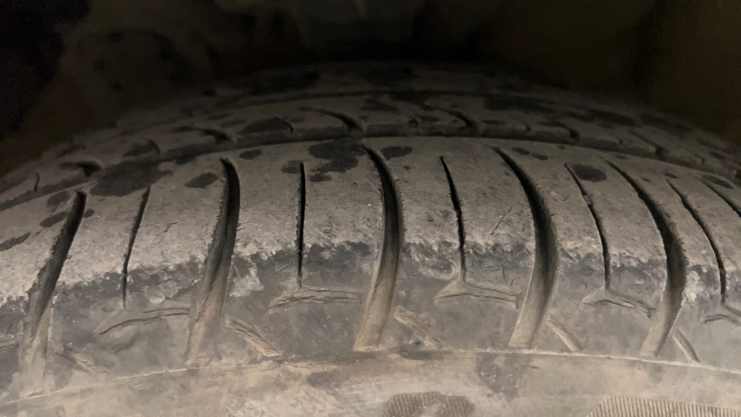 Used 2016 Hyundai Verna 1.6 VTVT SX Petrol Manual tyres LEFT FRONT TYRE TREAD VIEW