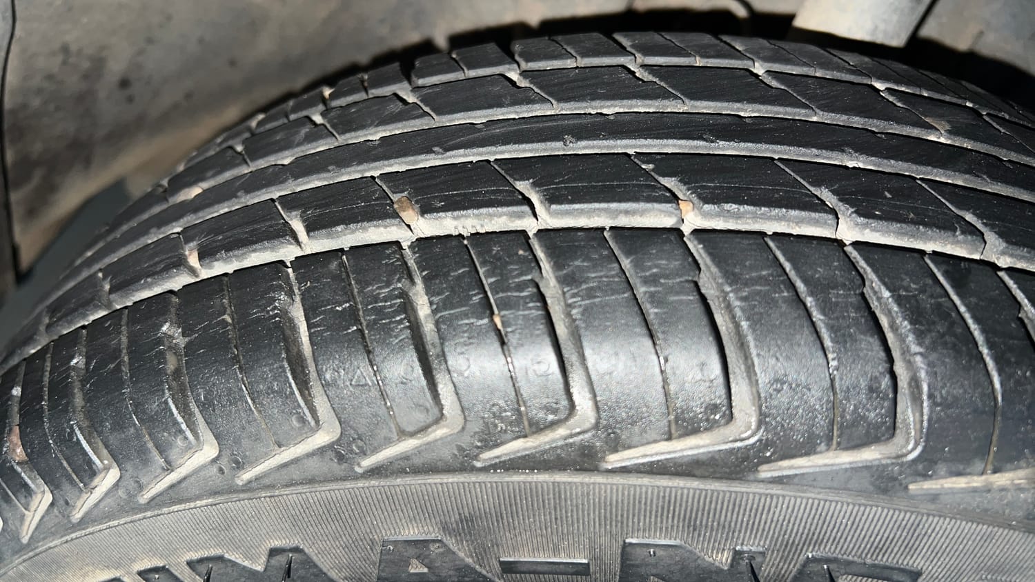 Used 2020 Renault Kwid CLIMBER 1.0 AMT Petrol Automatic tyres RIGHT FRONT TYRE TREAD VIEW