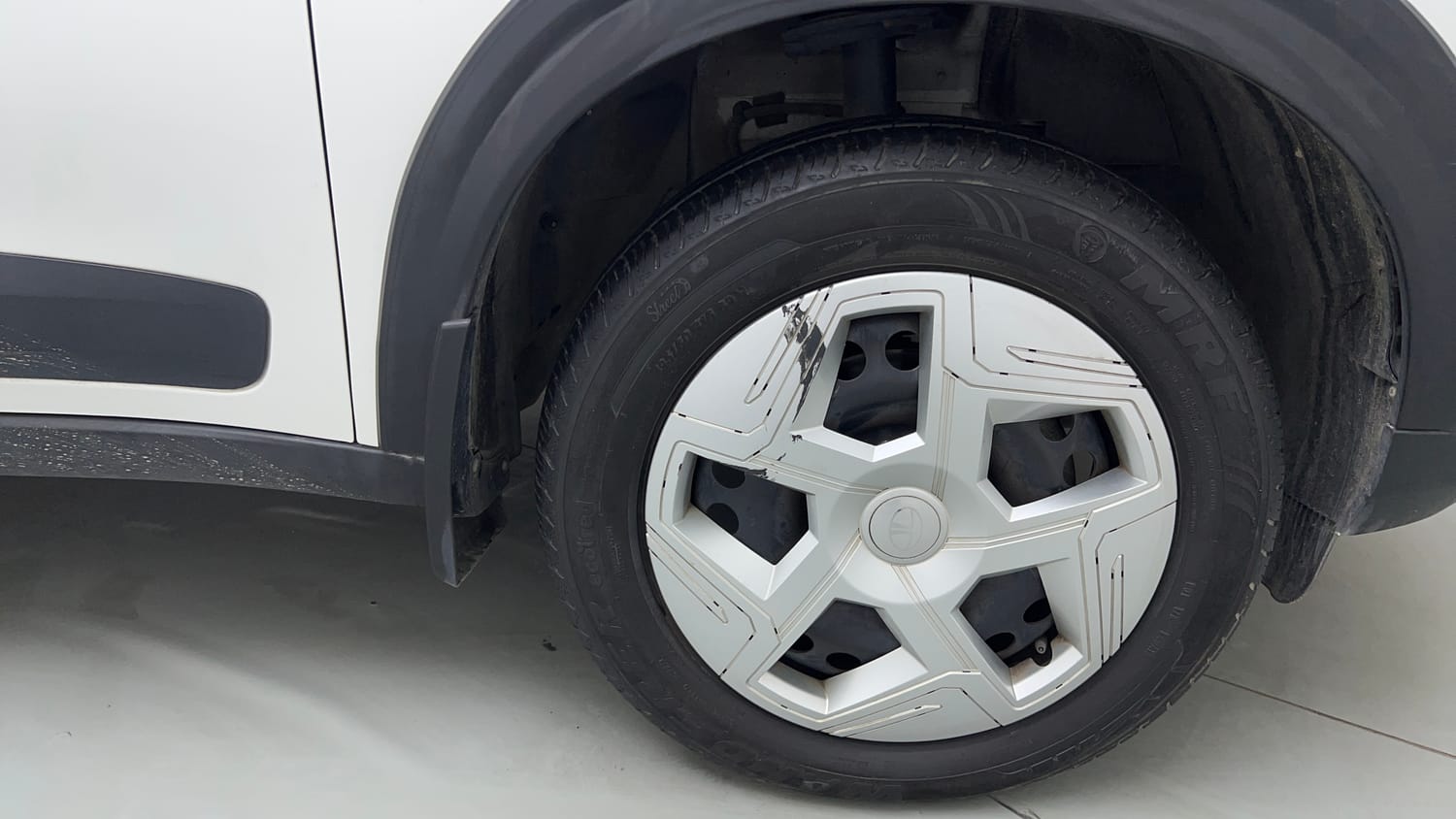 Used 2025 Tata Nexon Pure Plus (S) 1.2 iCNG 6MT Cng Manual tyres RIGHT FRONT TYRE RIM VIEW