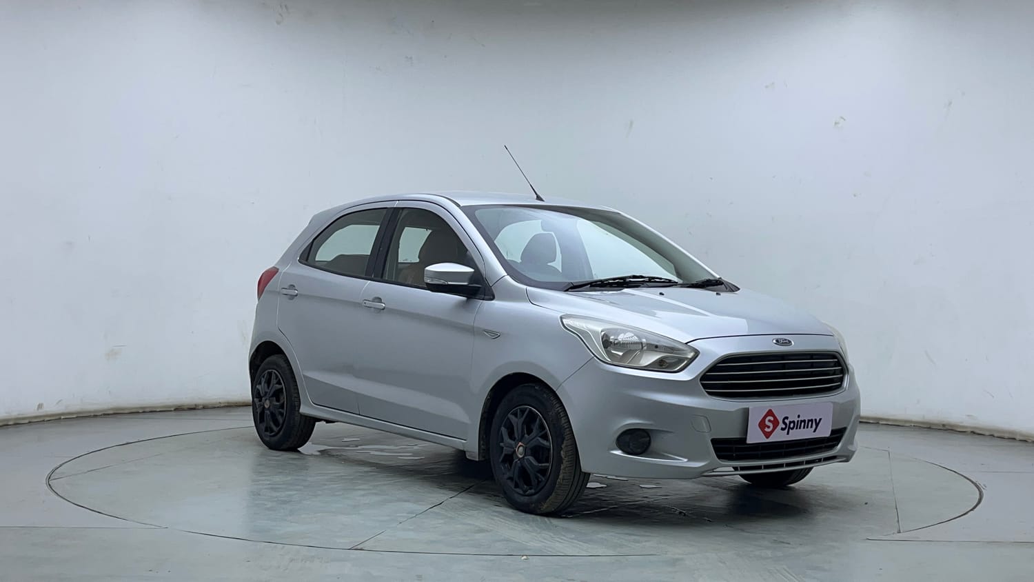 Used 2017 Ford Figo Trend 1.2 Ti-VCT Petrol Manual exterior RIGHT FRONT CORNER VIEW