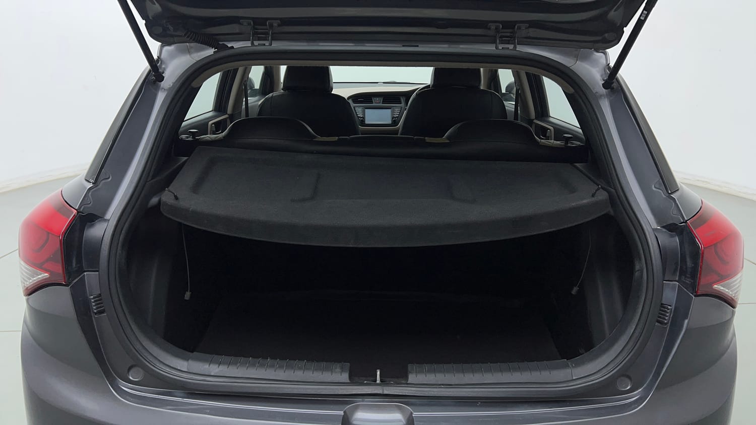 Used 2017 Hyundai Elite i20 Asta 1.2 Petrol Manual interior DICKY INSIDE VIEW