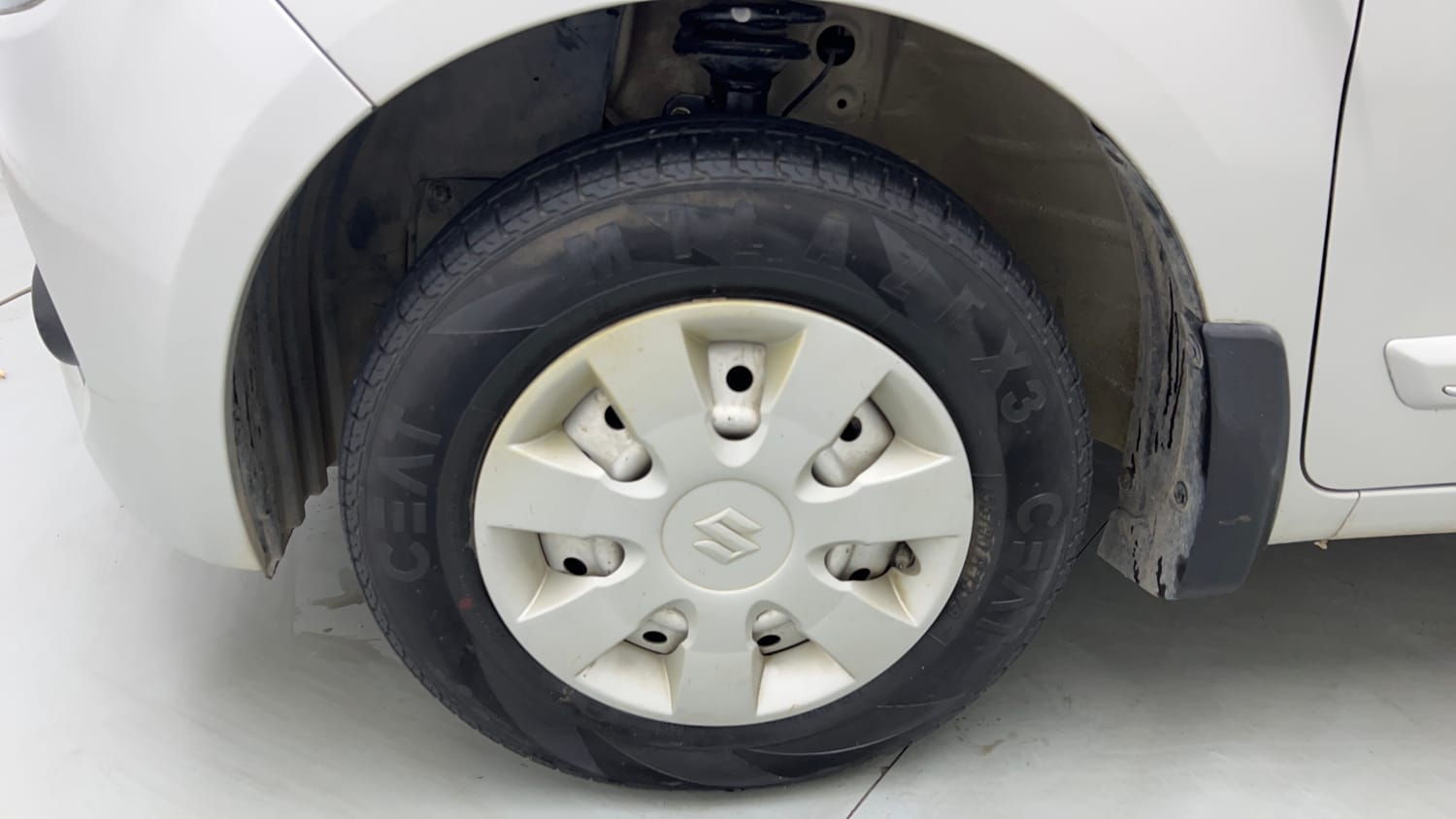 Used 2020 Maruti Suzuki Wagon R LXi 1.0 CNG Cng Manual tyres LEFT FRONT TYRE RIM VIEW