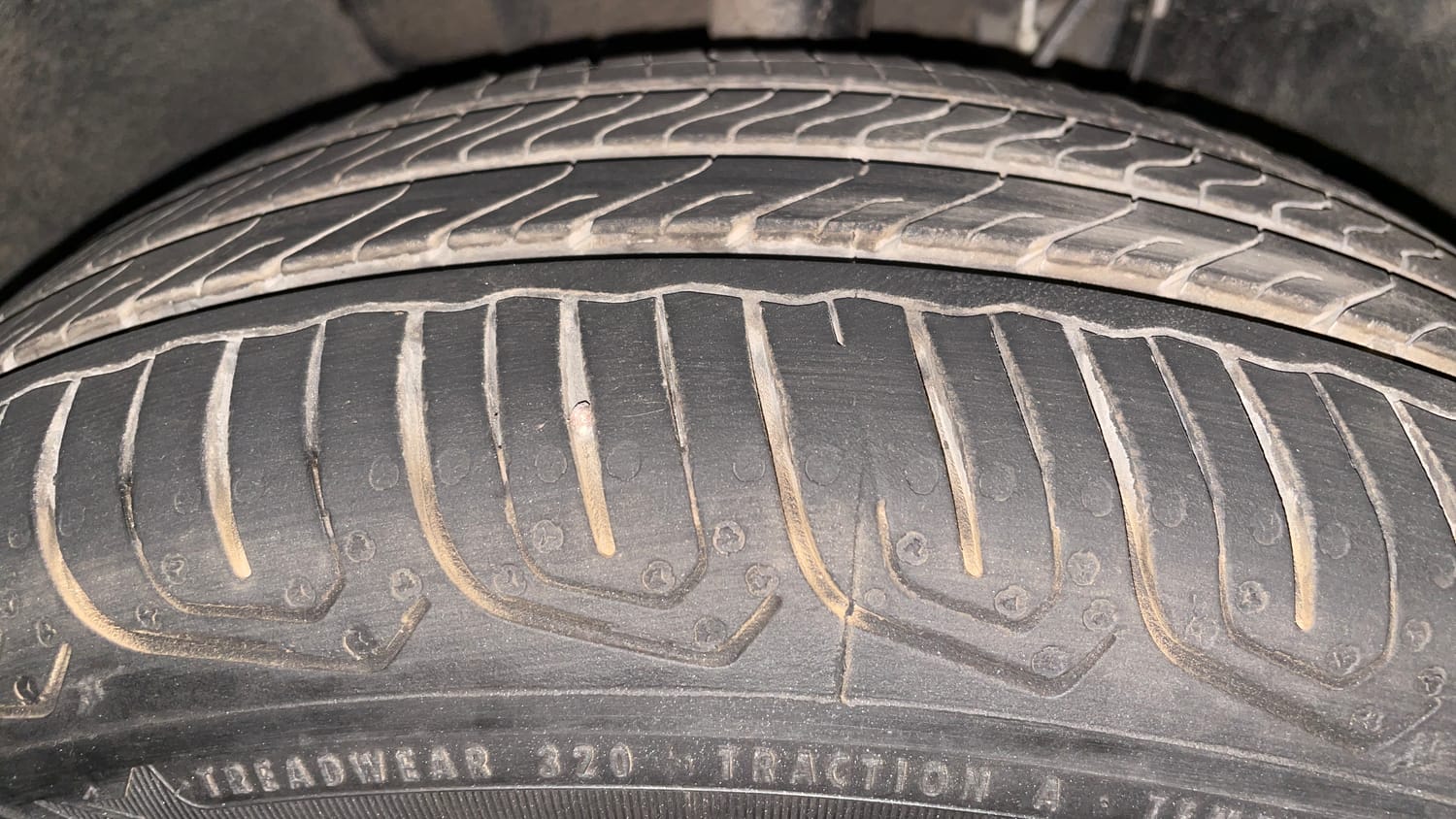 Used 2023 Tata Tiago XTA Petrol Automatic tyres RIGHT FRONT TYRE TREAD VIEW