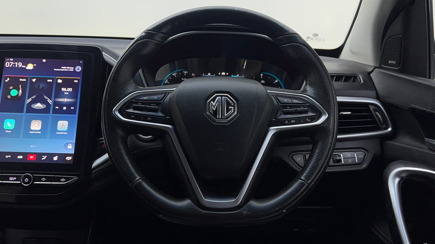 Used 2019 MG Motors Hector Sharp Hybrid 1.5 Petrol Hybrid Manual interior STEERING VIEW