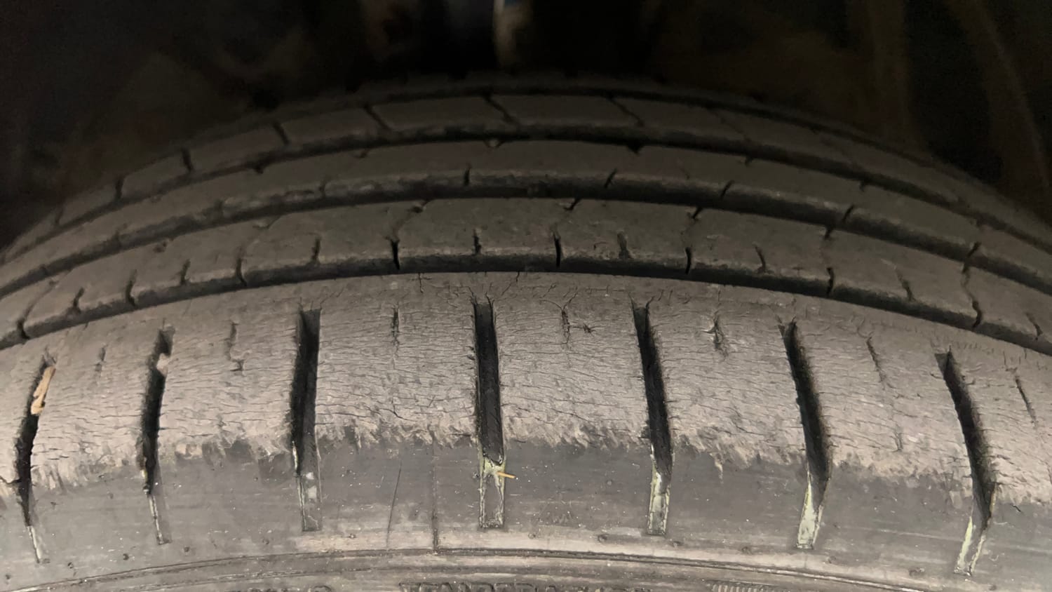 Used 2022 Maruti Suzuki Baleno Alpha MT Petrol Manual tyres LEFT FRONT TYRE TREAD VIEW