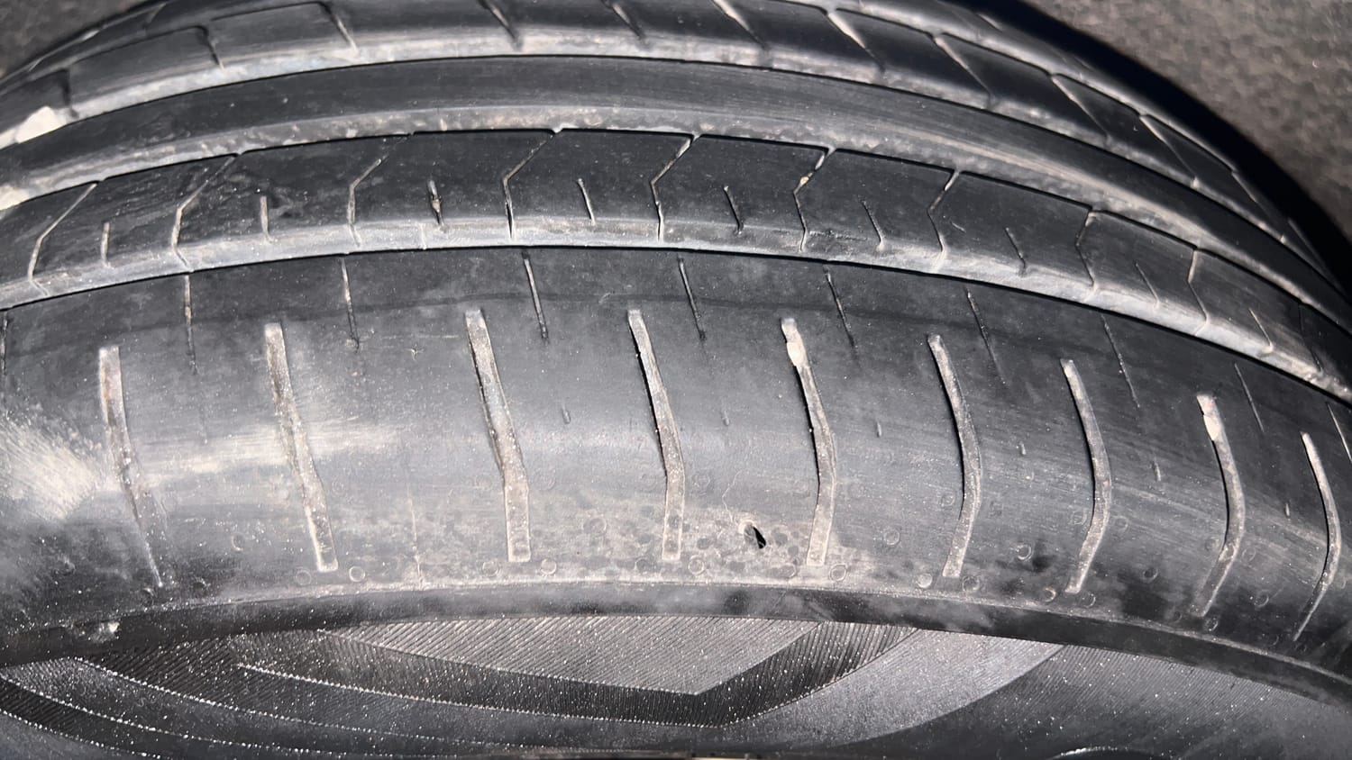 Used 2014 Ford EcoSport Trend 1.5 TDCi Diesel Manual tyres LEFT REAR TYRE TREAD VIEW