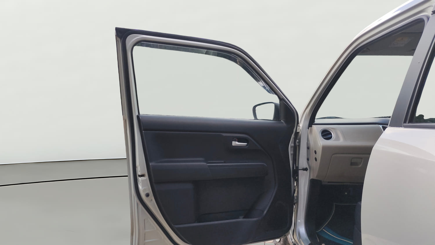 Used 2022 Maruti Suzuki Wagon R ZXi 1.2 Petrol Manual interior LEFT FRONT DOOR OPEN VIEW